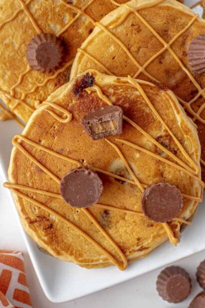 Pancakes aux Chocolats de Beurre de Cacahuète Reese’s