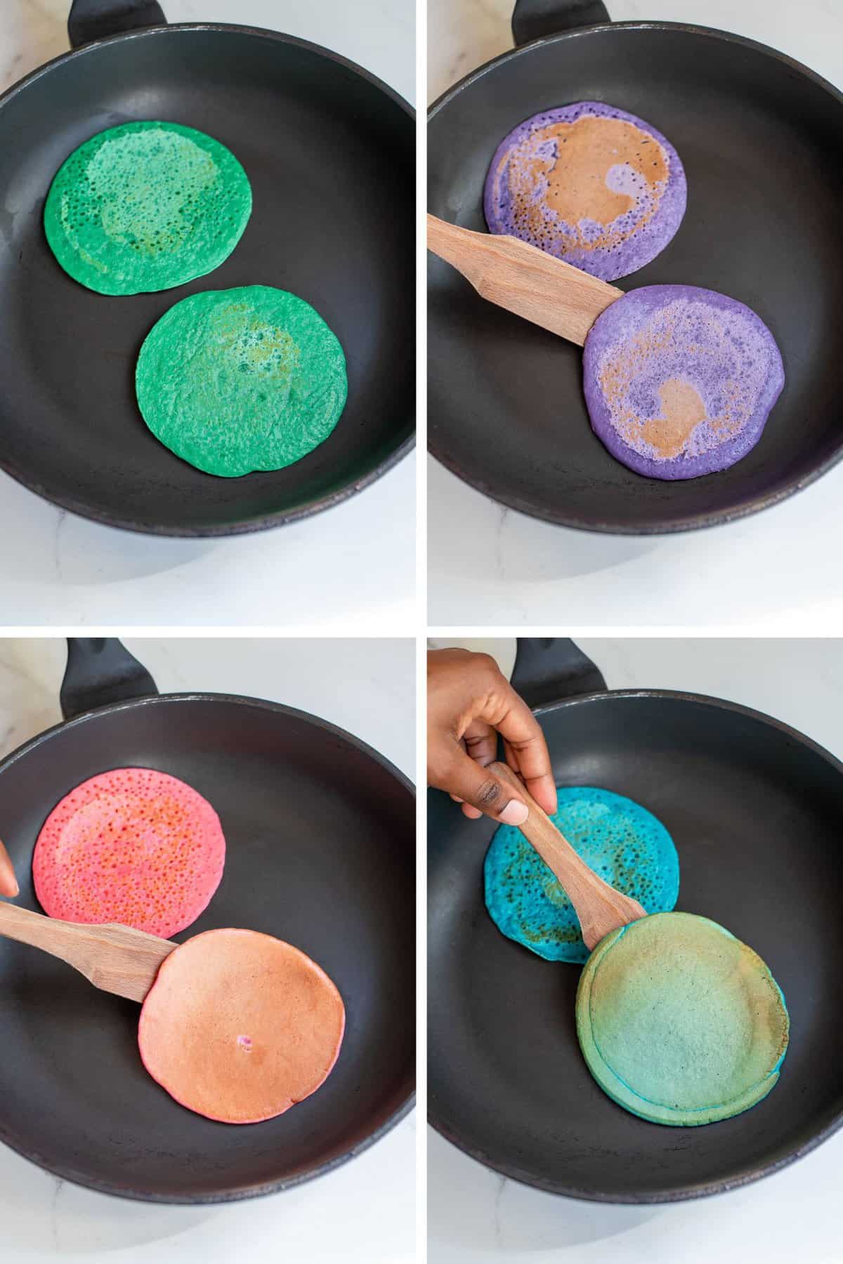 Pancakes colorés en train d'être préparés dans une poêle noire.