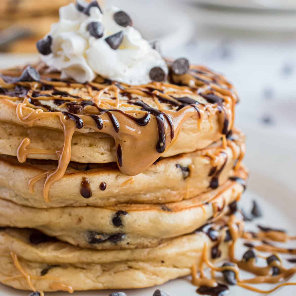 Pancakes au beurre de cacahuète et pépites de chocolat