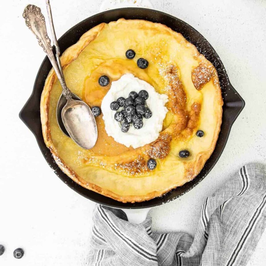 Gâteau de Pancake au Citron avec Curd au Citron et Myrtilles