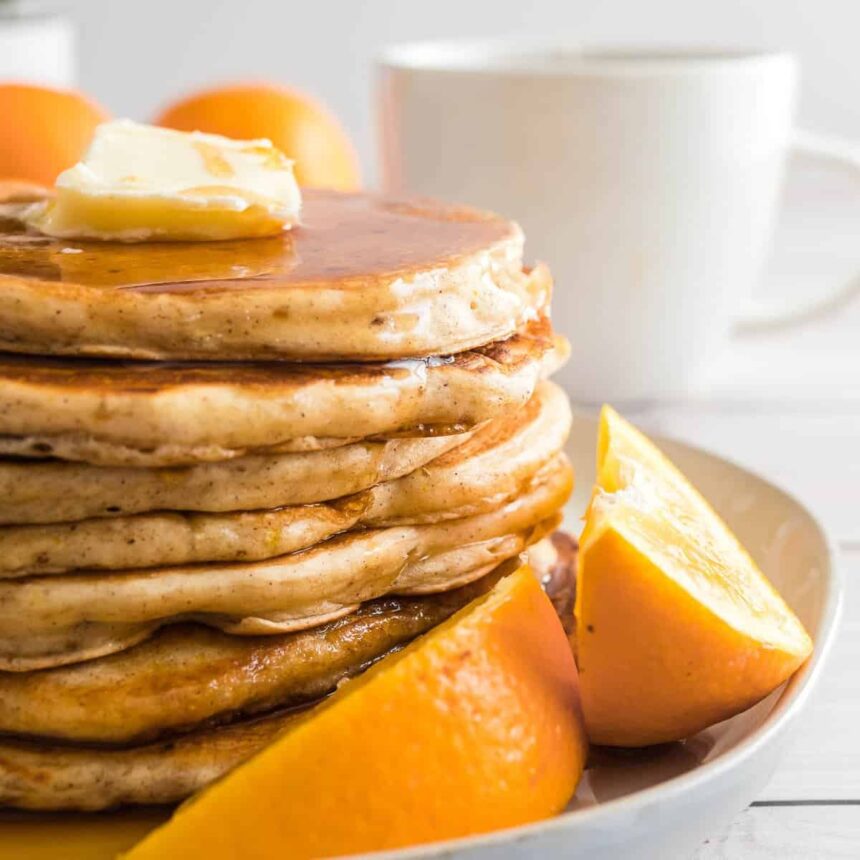 Pancakes au lait ribot à l'orange avec sirop d'érable à l'orange