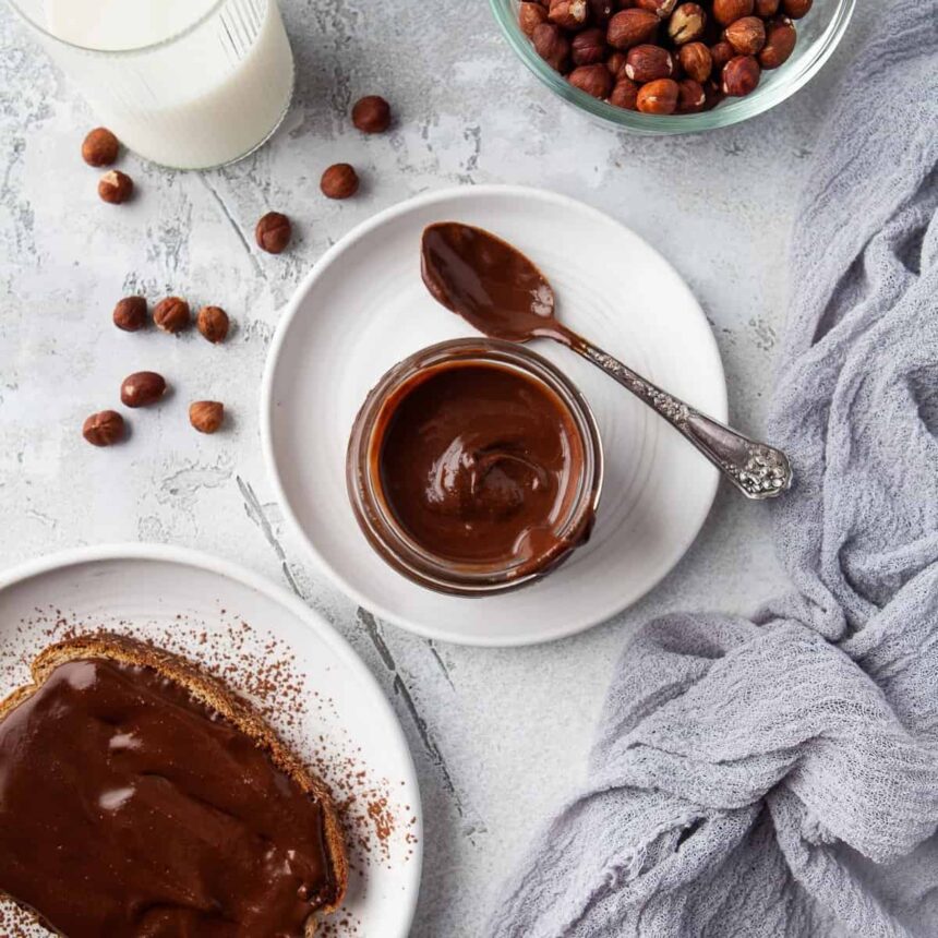 Nutella fait maison – Pâte à tartiner aux noisettes et au chocolat