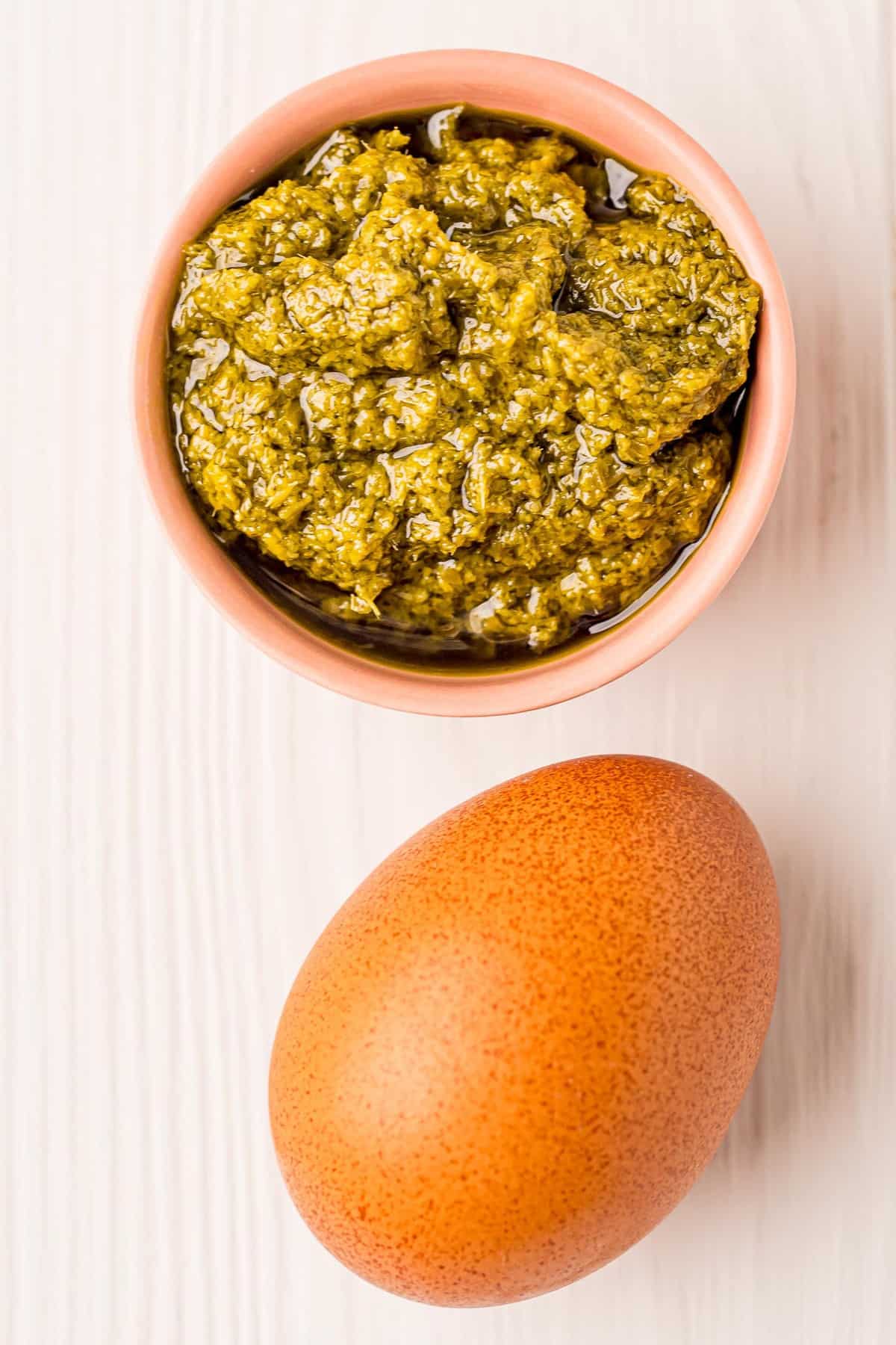 Pesto et un œuf