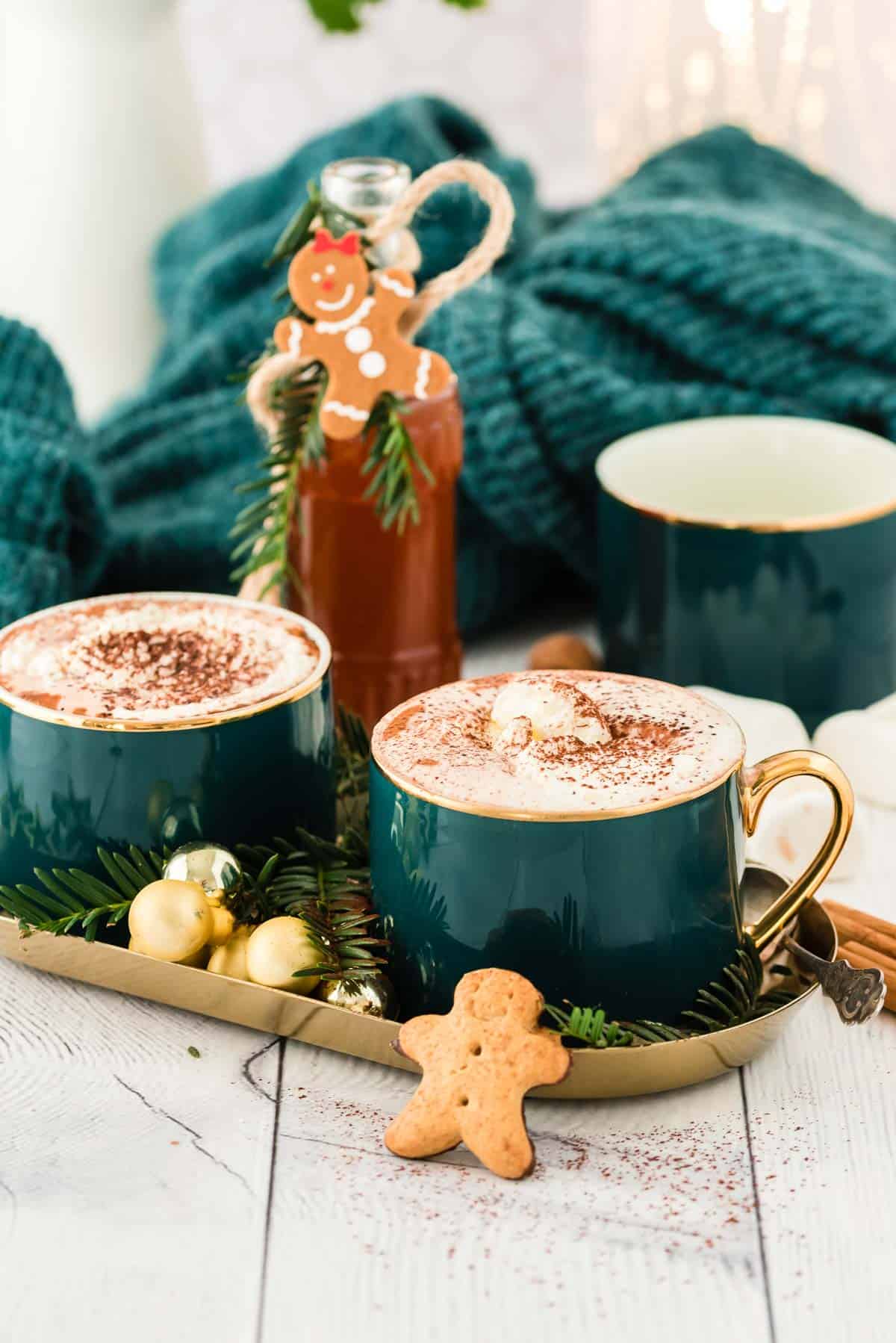 Sirop de café au pain d'épices et lattes.