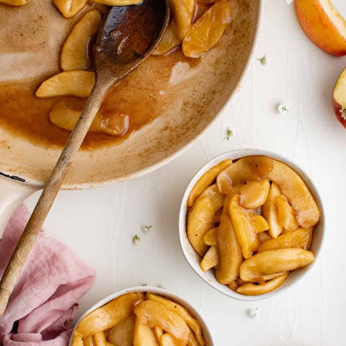 Pancakes aux Pommes Sautées