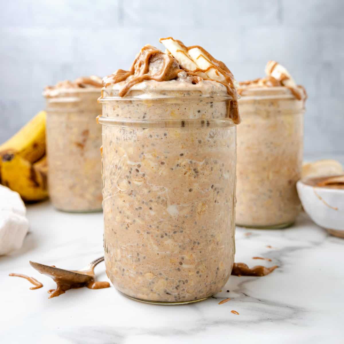 Pancakes aux cacahuètes et à la banane, préparés la veille
