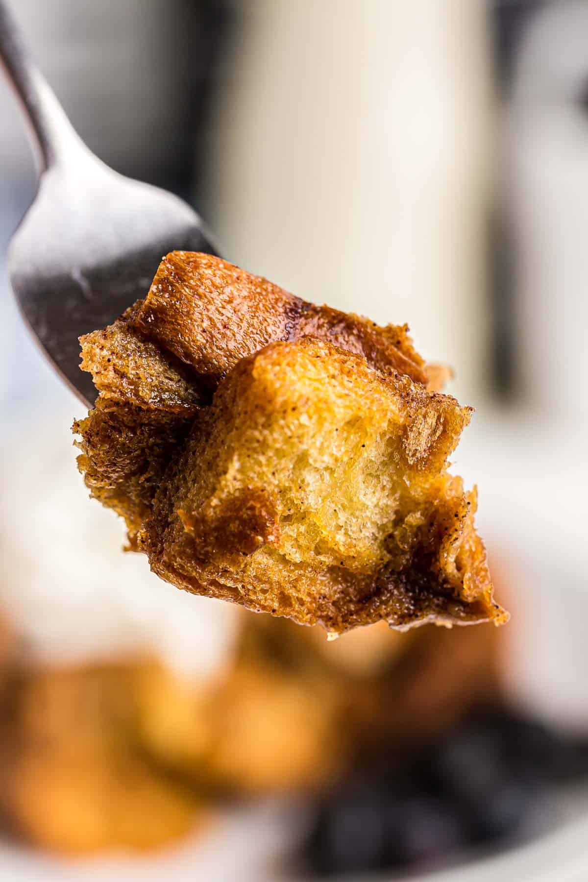 Pain perdu sur une fourchette.
