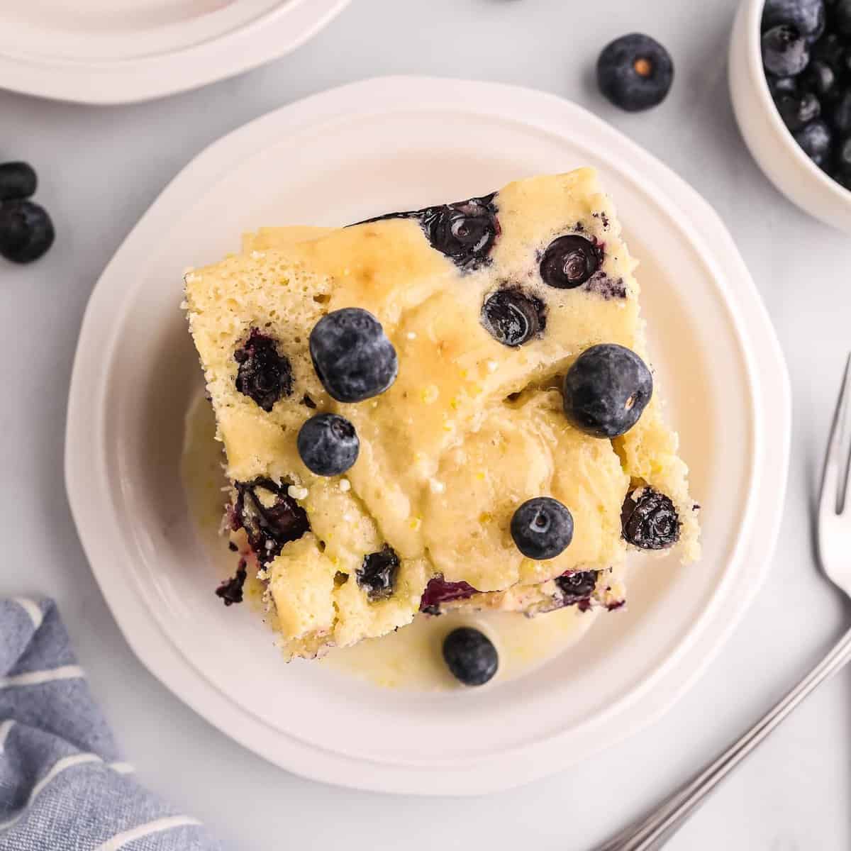 Pancakes citron-myrtilles à la plaque, un vrai jeu d’enfant !