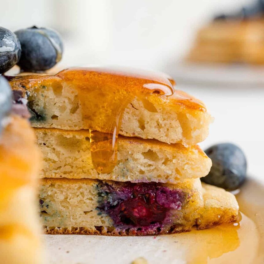 Pancakes au babeurre et aux myrtilles